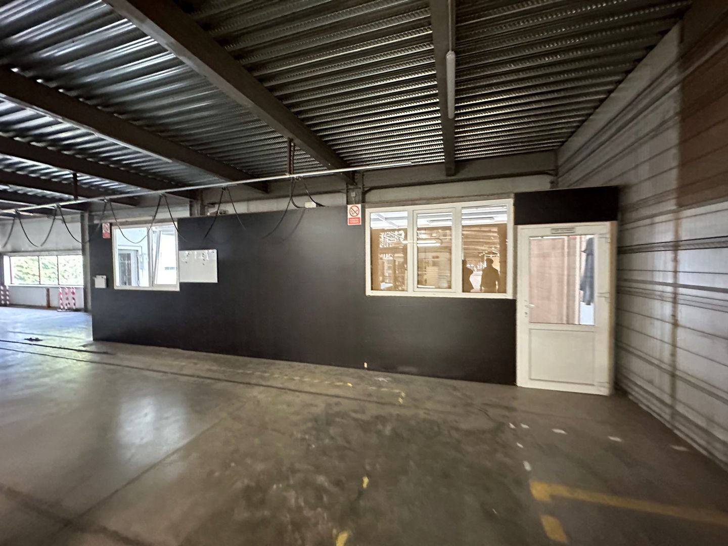 Hala pentru producție + birouri   10.000 mp - Poză 3