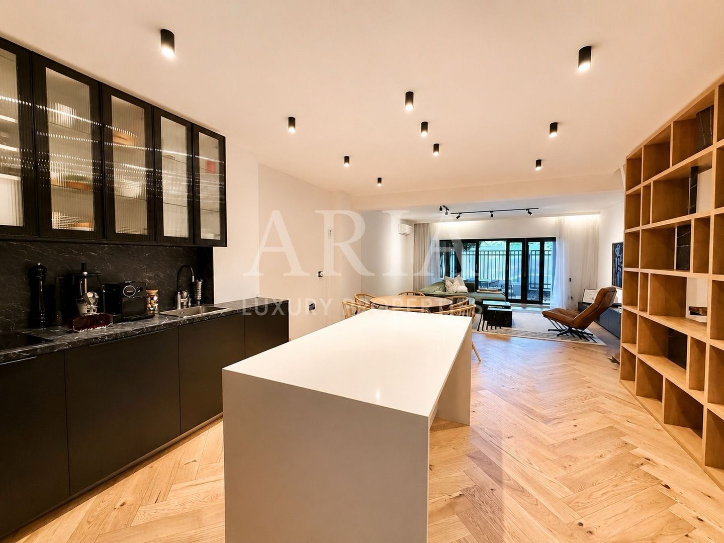 ELEGANT TOWNHOUSE | PRIVATE GARDEN | PANORAMIC TERRACES | - Poză 6