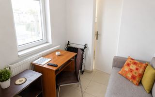 Casă de vanzare cu 4 camere 107 mpu pivnita anexe curte gradina Sebes - Poză 8