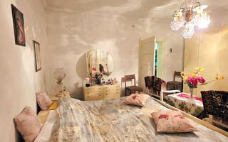 DE VANZARE CASA 5CAMERE ZONA CENTRALA TALMACIU - Poză 13