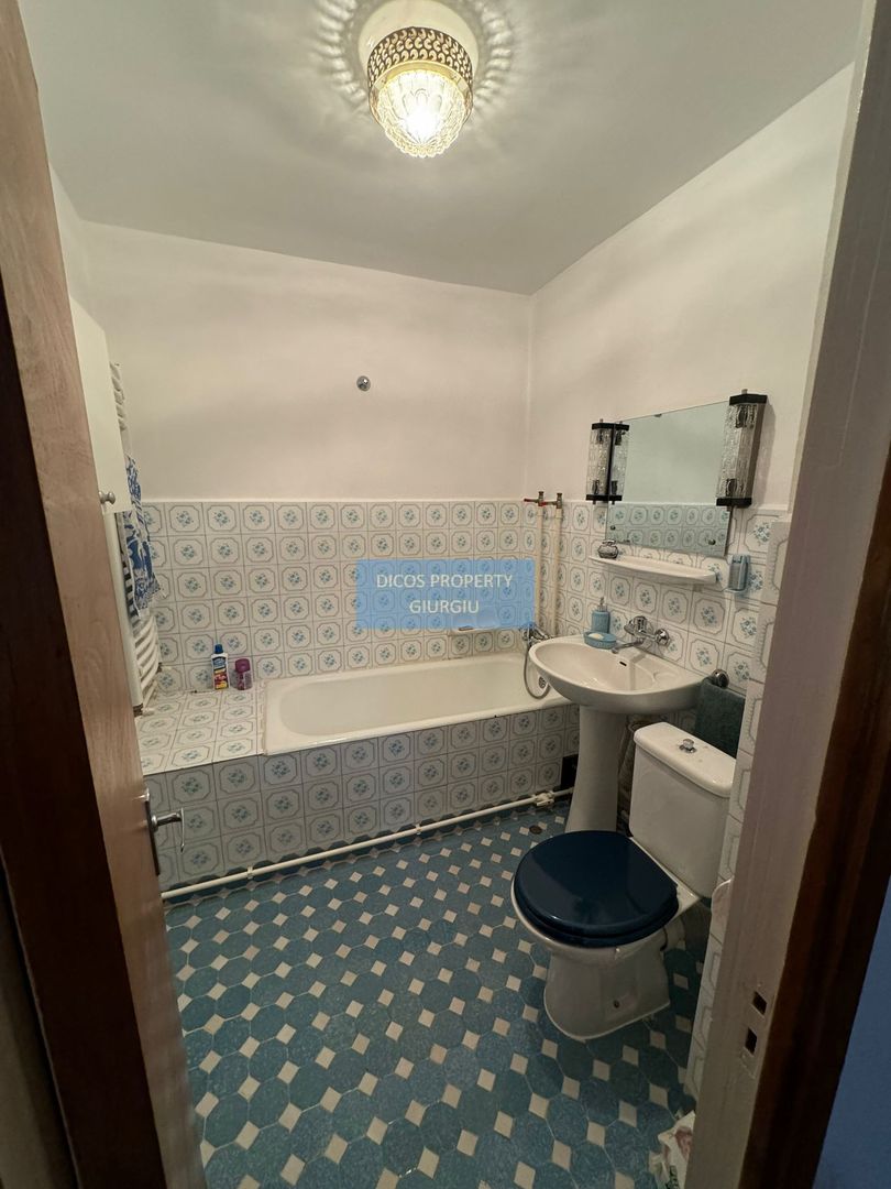 De vanzare apartament 3 camere - Poză 6