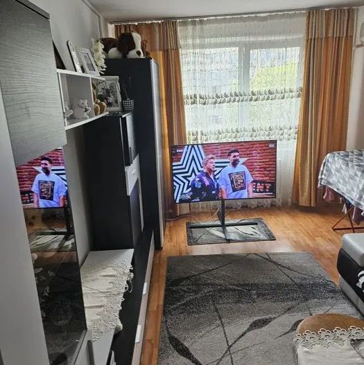 Apartament 3 camere de vanzare  Crangasi - Poză 1