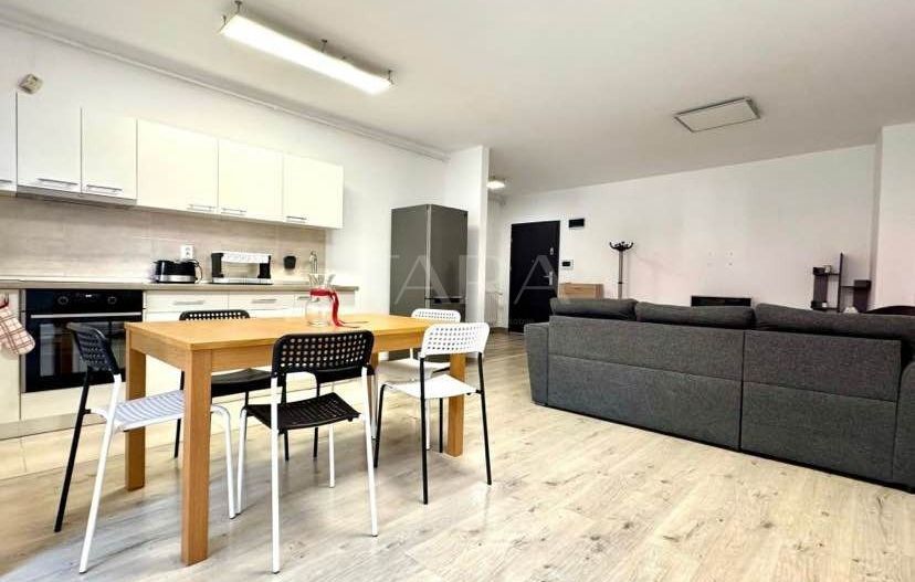 Apartament Modern cu Terasă Spațioasă - Poză 5
