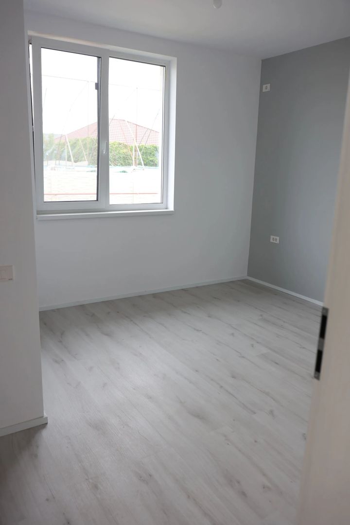 Casă / Vilă cu 4 camere de vânzare în Berceni - Poză 9