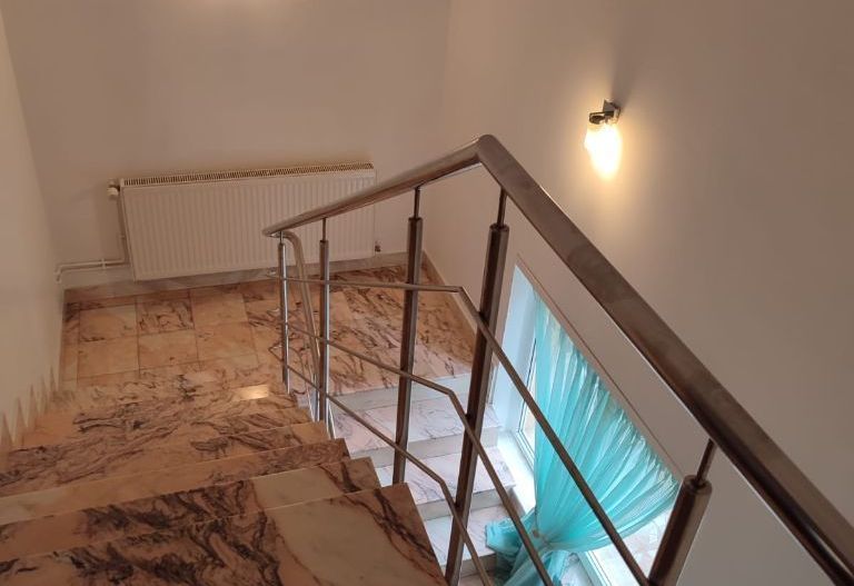 Proprietar vând vila P+E+M - Poză 13