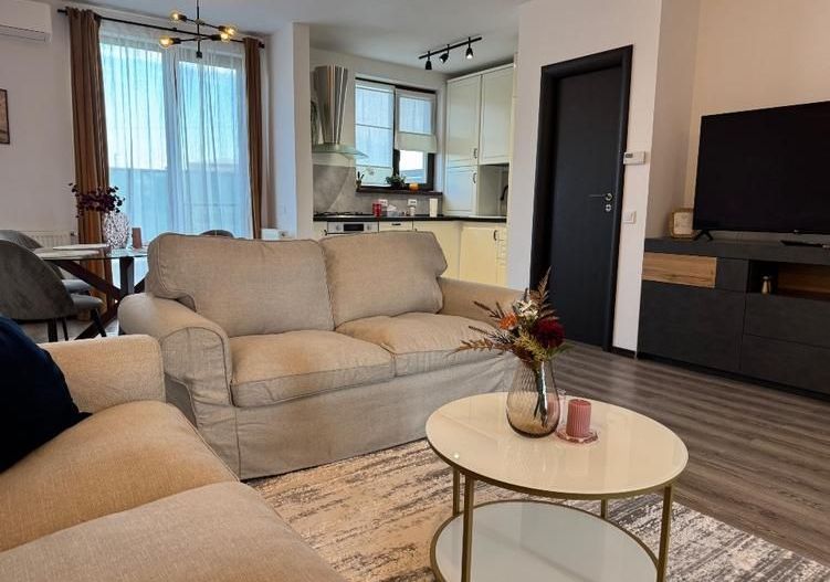 House for rent 4 rooms | Pipera-Voluntari | 2 parking spaces - Poză 4