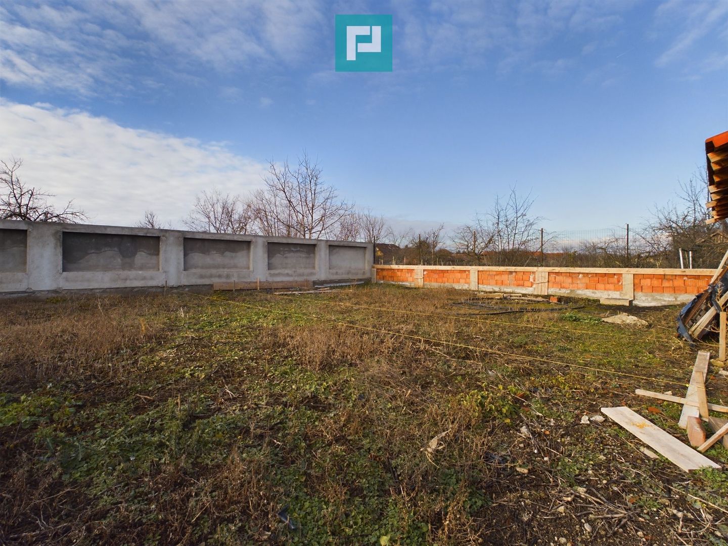 Casă cu 4 camere + anexe   în Șofronea - Poză 14