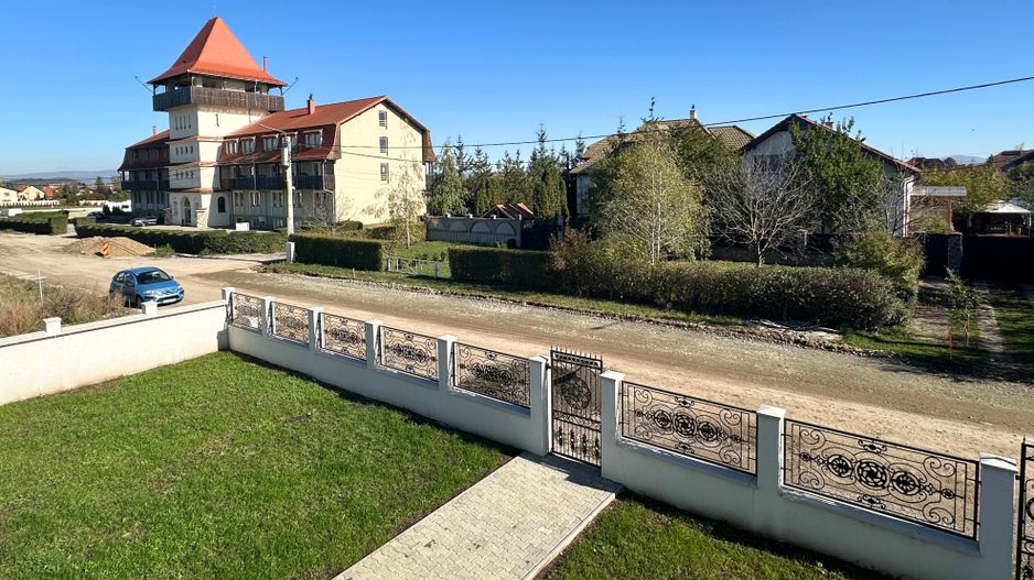 Vânzare casă 5 camere nouă elegantă și spațioasă în Hărman - Poză 35