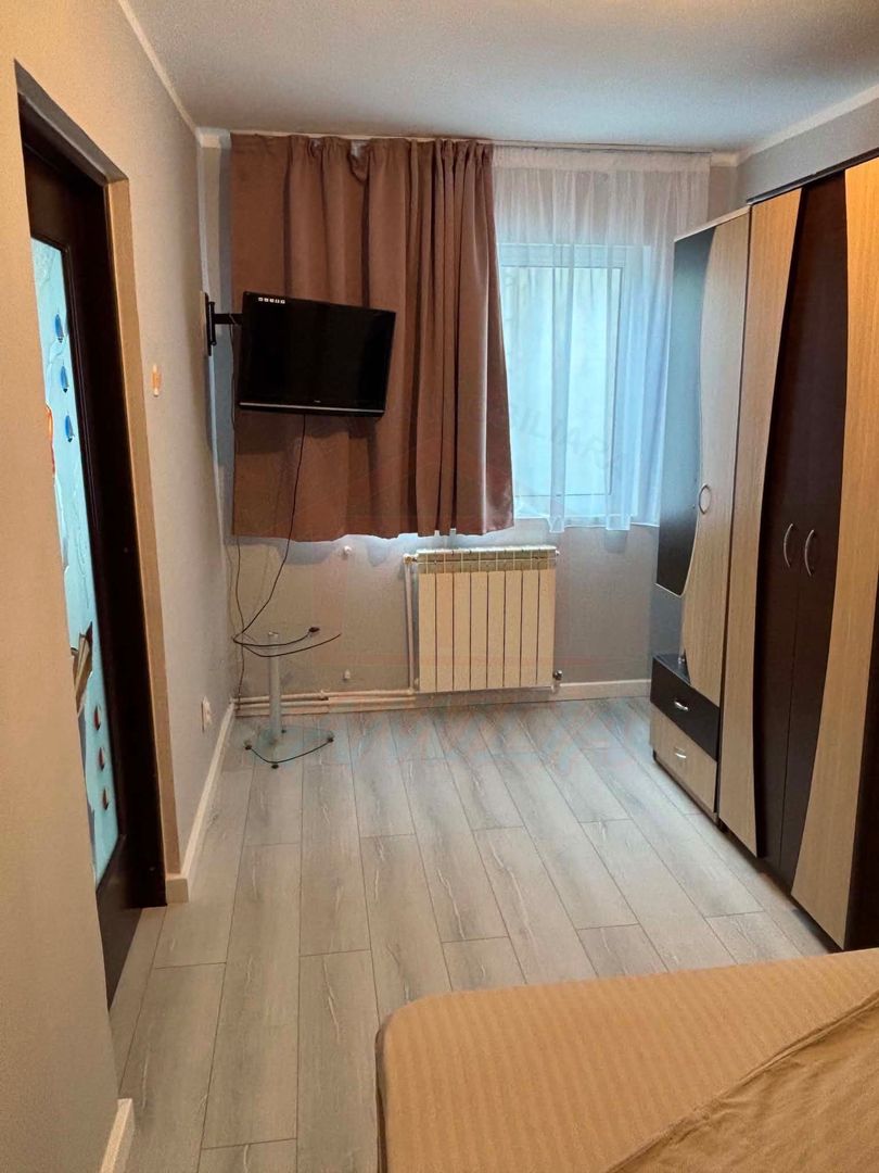 🏡De închiriat apartament 3 camere  | Micro 40 | 1600 lei - Poză 3