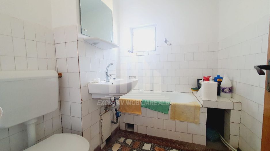 Apartament cu 3 camere decomandate, Cetate - zona Liceului Sportiv - Poză 8