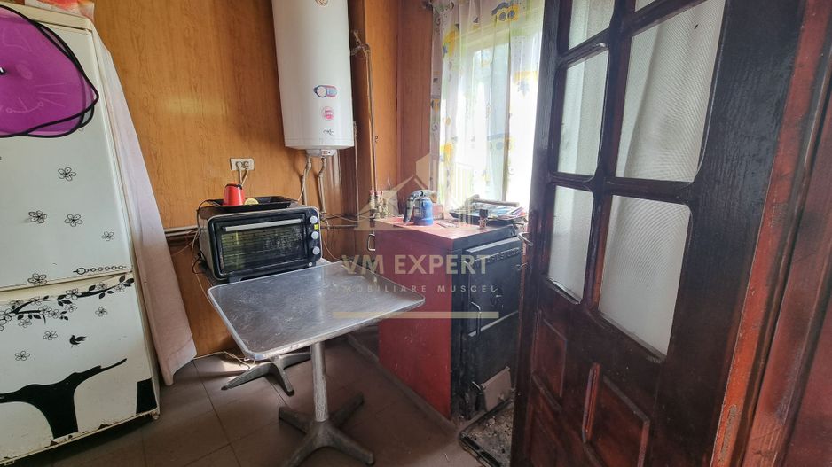 CASA 3 CAMERE, TEREN 6200 MP + 2 LACURI, CAMPULUNG, NAMAIESTI - Poză 9