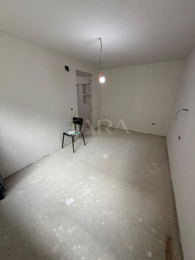Apartament cu Grădină în Zona Centrală, Recent Renovate. - Poză 7