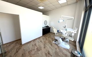 Spatiu comercial pe Bulevardul Decebal - Rovine - Helmat 100mp - Poză 5