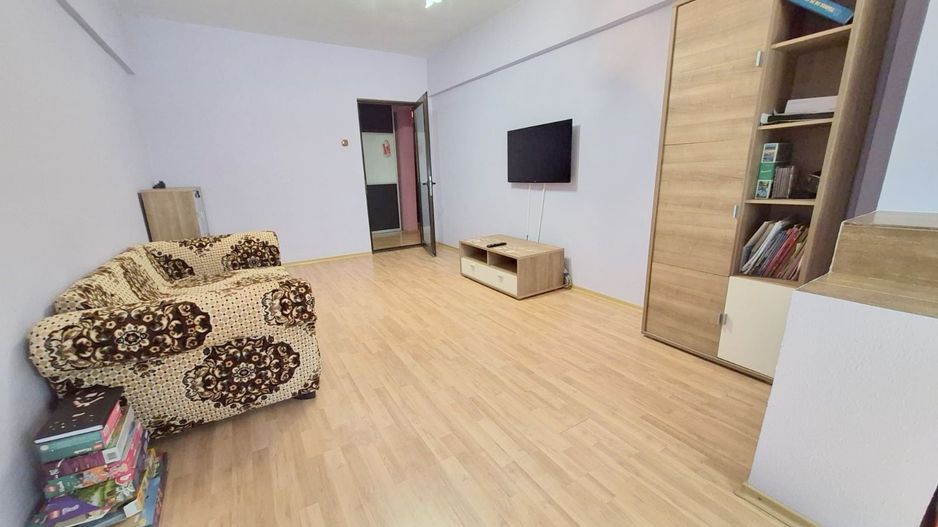 De inchiriat apartament cu 2 camere, Micro 17, parter, 400 euro - Poză 6