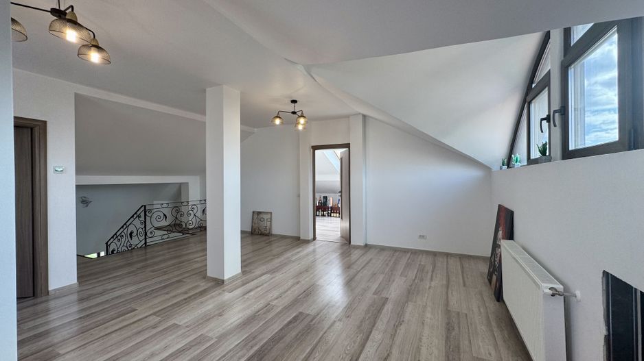 Berceni - VILĂ UNICAT, spațioasă, curte 1.000 mp, la 7 min metrou - Poză 36