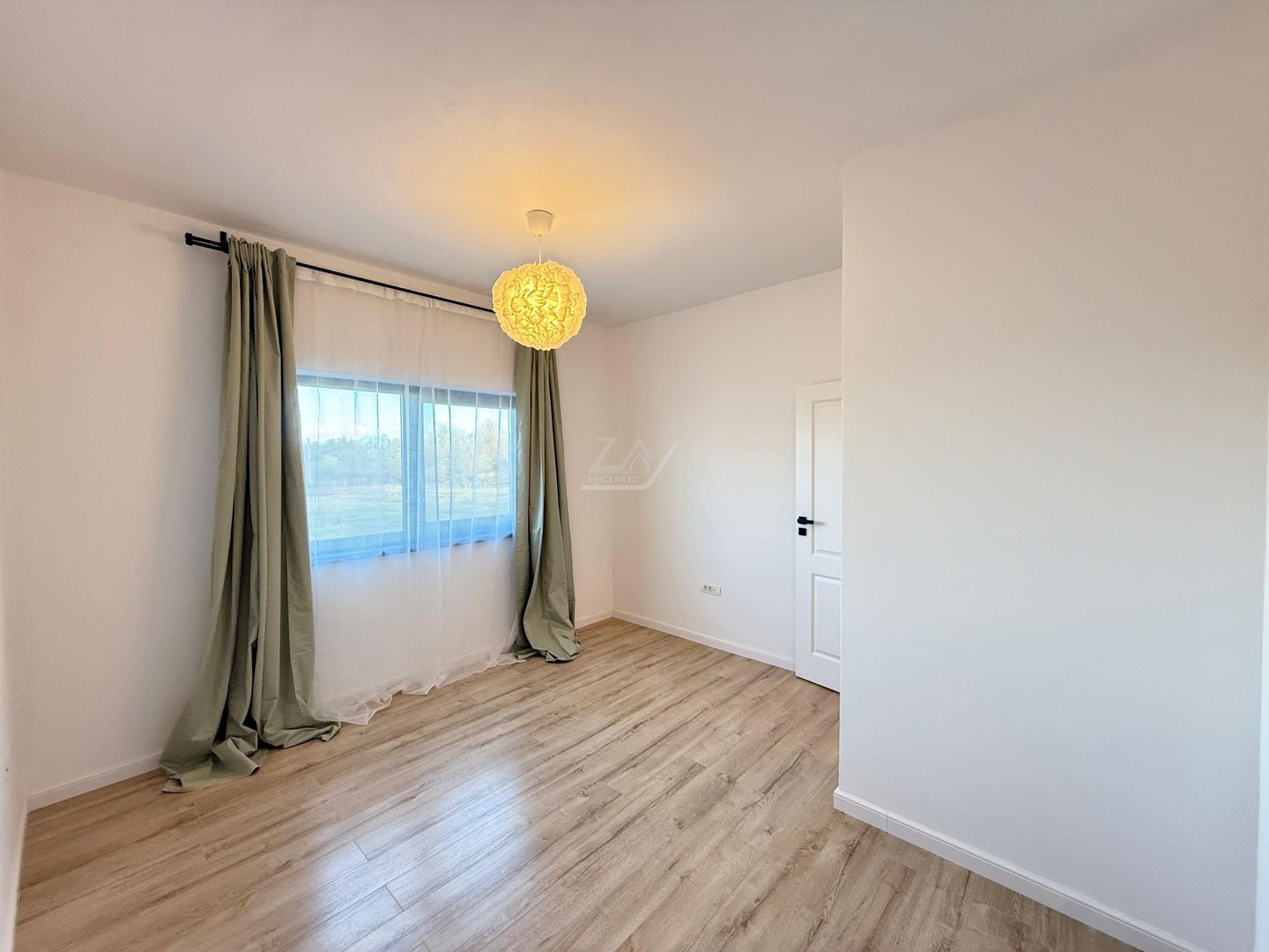 PRIMA INCHIRIERE. Casa moderna si cocheta. Curte amenajata. Loc de parcare. - Poză 22