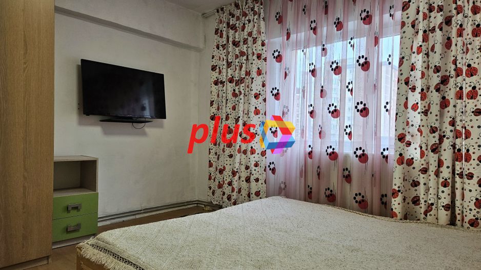 Apartament cu trei camere, zona Racadau 70 mp - Poză 8
