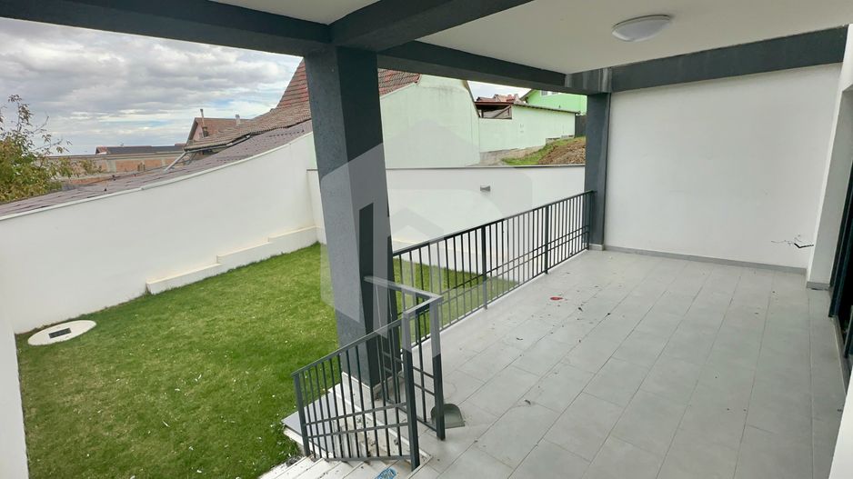 Cristian | Duplex |118mpu+ Mansarda amenajata | La Cheie| 158mp Teren - Poză 6