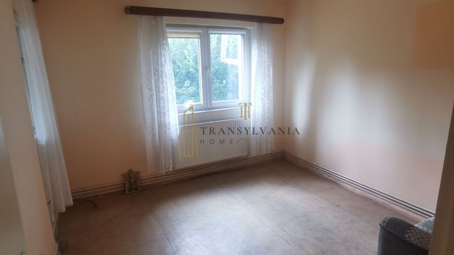 Apartament decomandat, 2 camere,  zona Vasile Aron - Poză 2