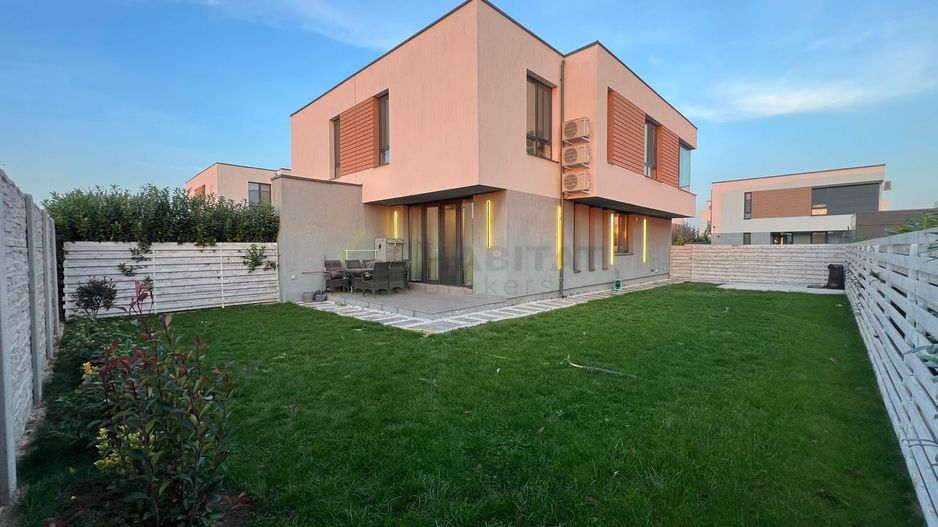 The Class Villas 1 – Vilă modernă de închiriat în Tunari - Poză 16