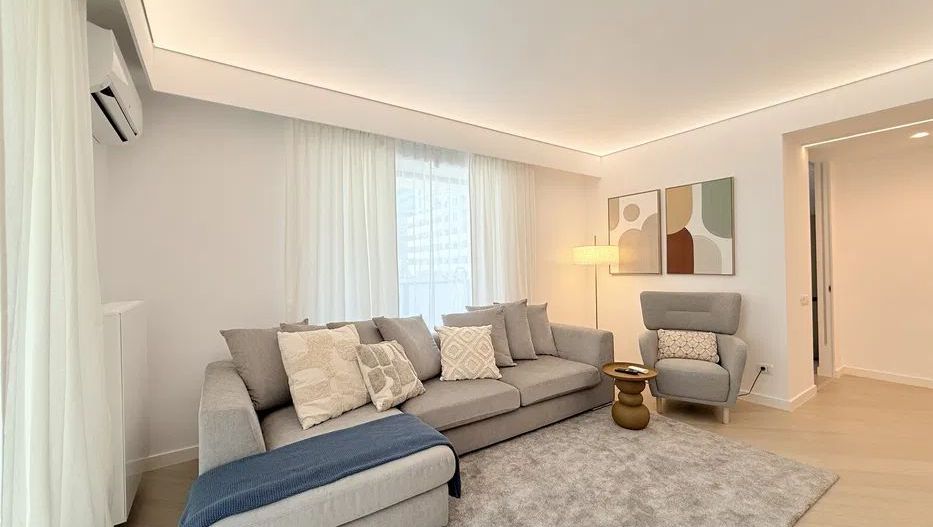 For Rent Spacious 3-Room Apartment | 85 sqm | Cortina North | Parking - Poză 2