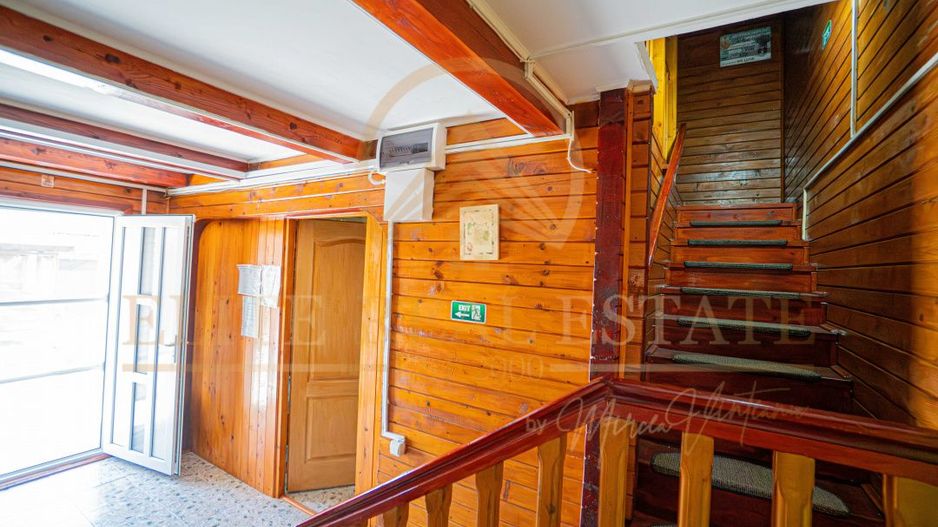 2 vile turistice - 13 camere - afacere la cheie! - Poză 15