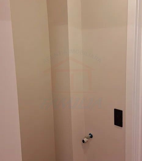 Vanzare apartament  renovat complet, zona Parfumul Teilor, etaj 1. - Poză 6