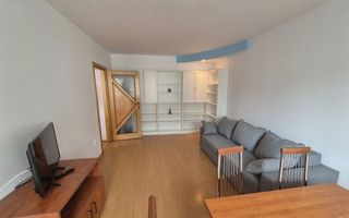 Închiriez apartament cu 3 camere,  centru - Poză 2