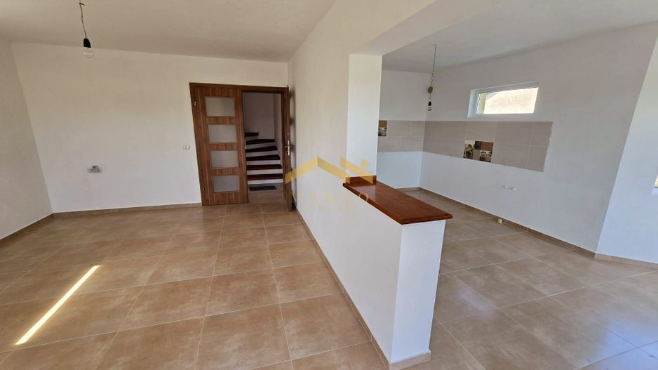 VILA P+M NOUA DE VANZARE IN LIPOVA BAI - Poză 4