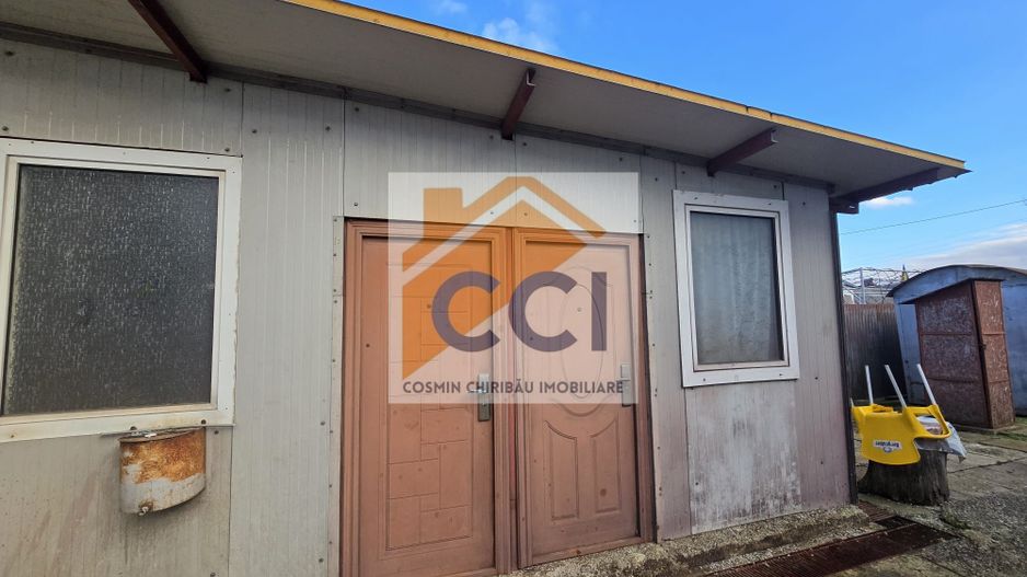 Se oferă spre vânzare / închiriere clădire cu spațiu comercial - Poză 21
