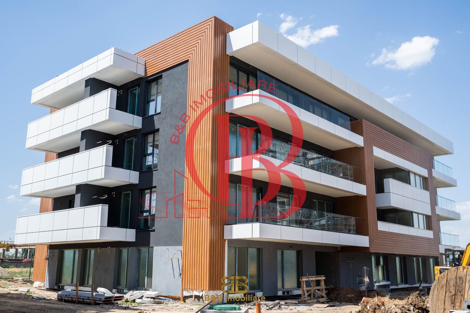 3 camere -complex cu circuit inchis -piscina--pista alergare - Poză 10