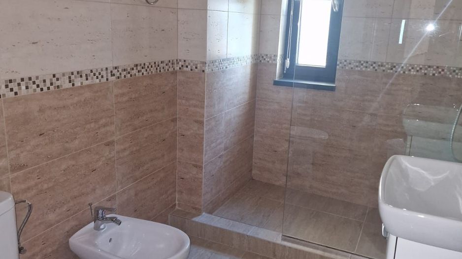De inchiriat apartament cu 2 camere bloc nou, Anul revolutiei, et.1, 450 E - Poză 4