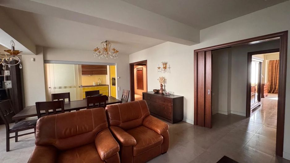 Apartament cu 3 camere de vânzare în Central, Suceava - Poză 6