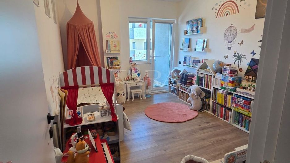 Apartament modern cu 3 camere, balcon generos și parcare subterană. - Poză 7