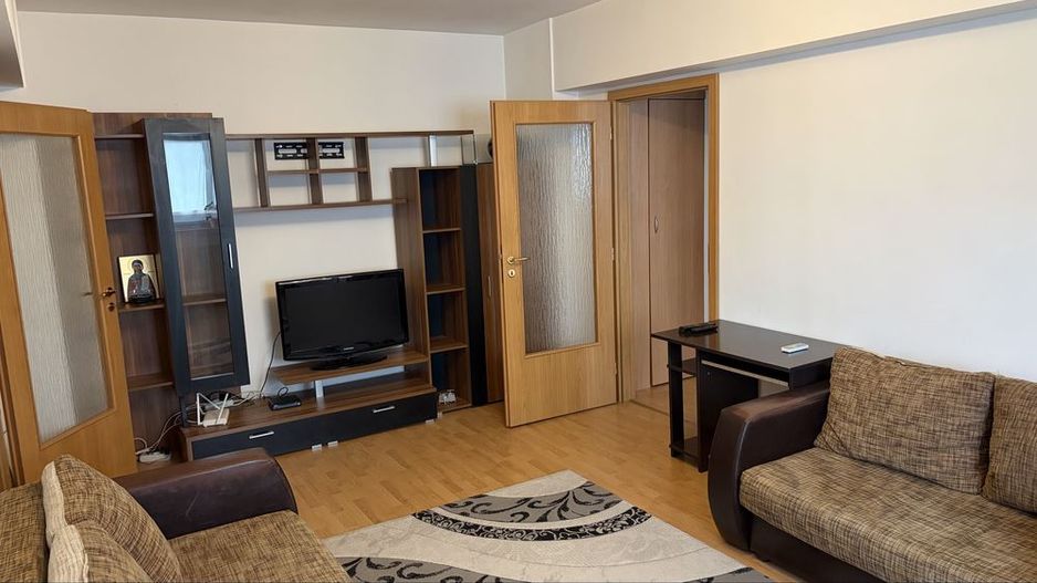 De Inchiriat : Apartament 3 Camere, Bd. Alexandru Obregia – Piața Sudului - Poză 2