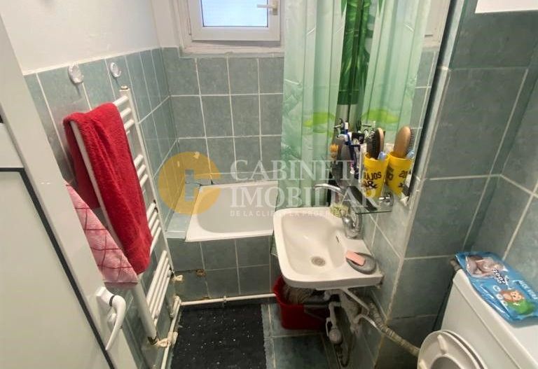 Etaj 2, Piata Voievozilor 2 camere ideal pentru investitii - Poză 4