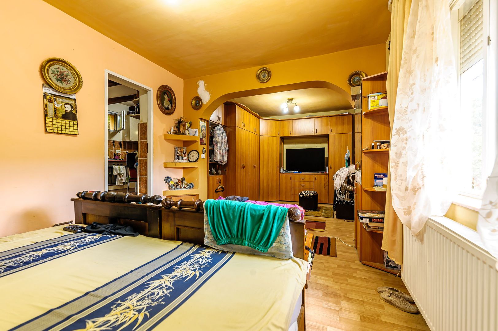 PROPRIETATE VÂNDUTĂ Casă conac cu 15.000 mp deal împădurit la Barațca, - Poză 5