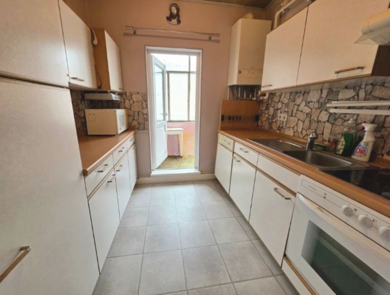 Apartament 2 camere decomandat et.2 Cetate zona Mercur - Poză 1