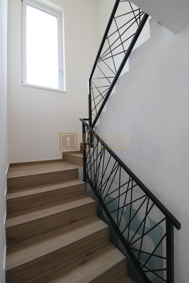 Casa zona Lunei, 5 camere + 3 bai, centrala proprie, rezidential sau birouri ! - Poză 21