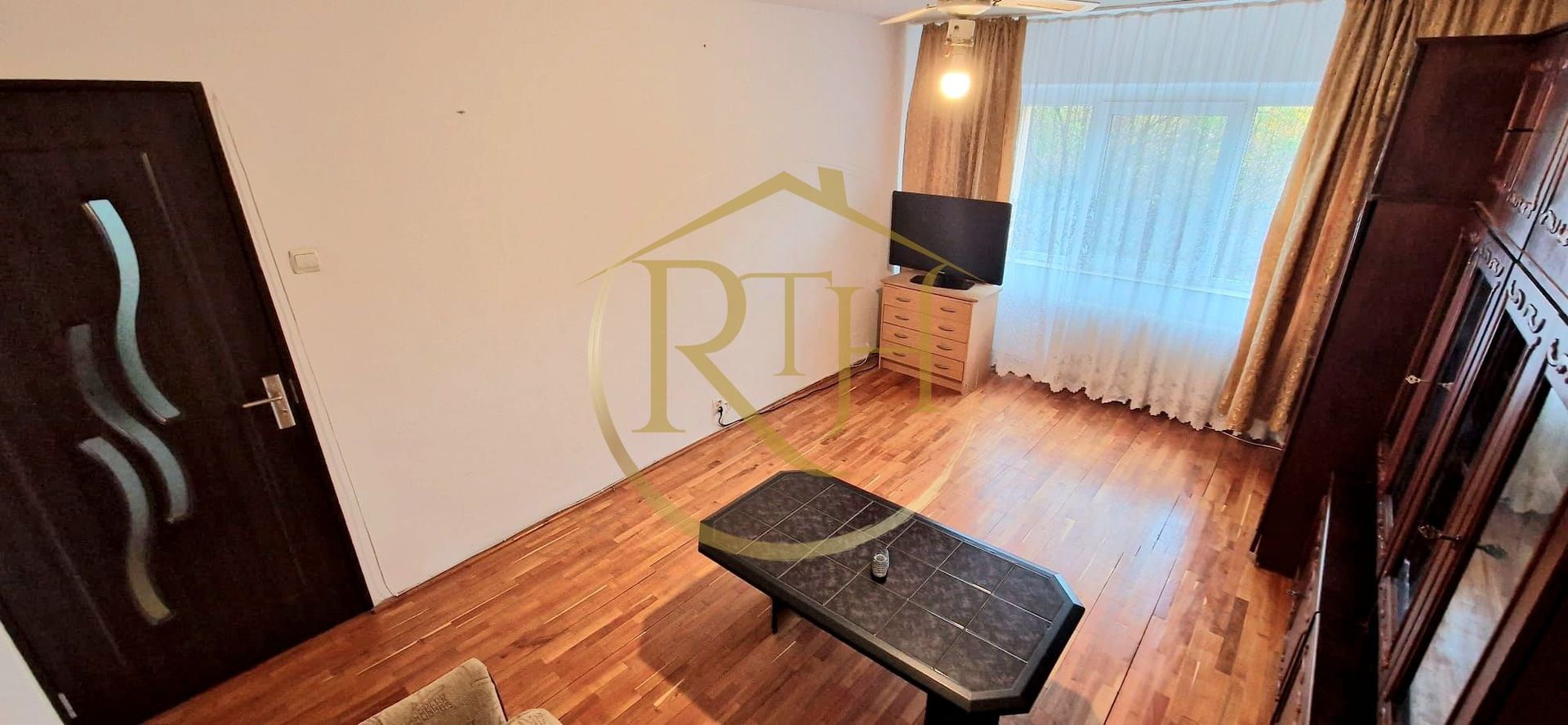 Ofer spre închiriere apartament 3 camere,2 bai, zona Lipovei, 400 euro/lună. - Poză 5