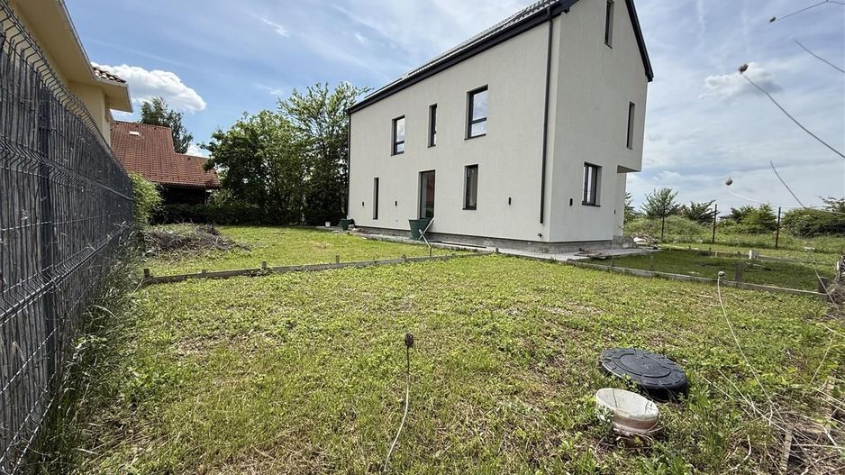 De vanzare Vila Str. Daliei - Petresti Corbeanca Ilfov - Poză 3
