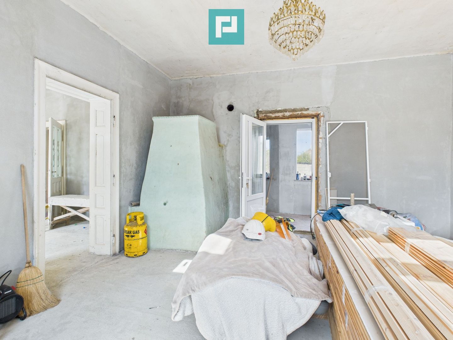 Casă spatioasă și solidă în Pecica - Poză 10