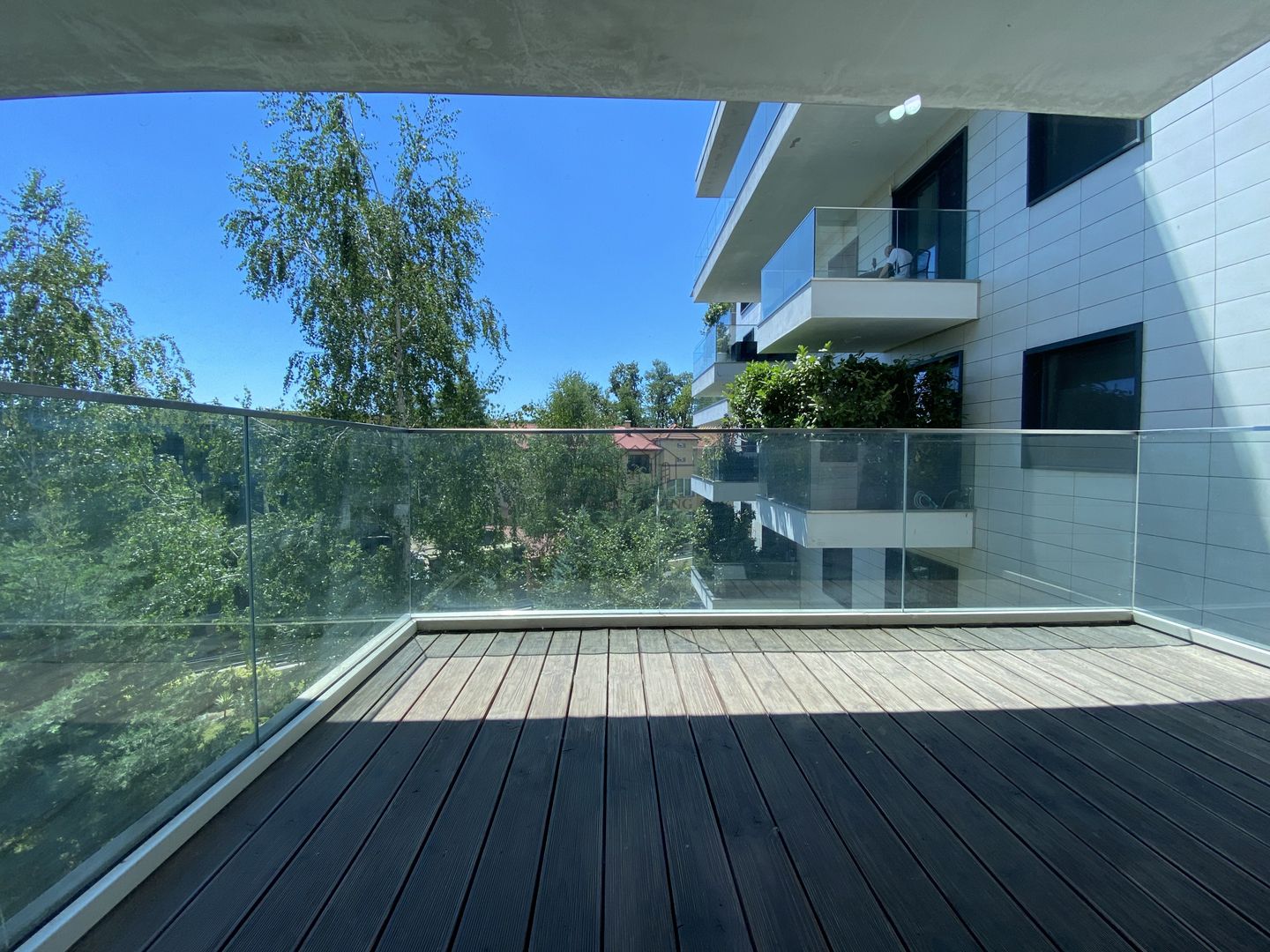 APARTAMENT SUPERB CU 4 DORMITOARE  LA  INCHIRIERE LANGA PARC HERASTRAU - Poză 17