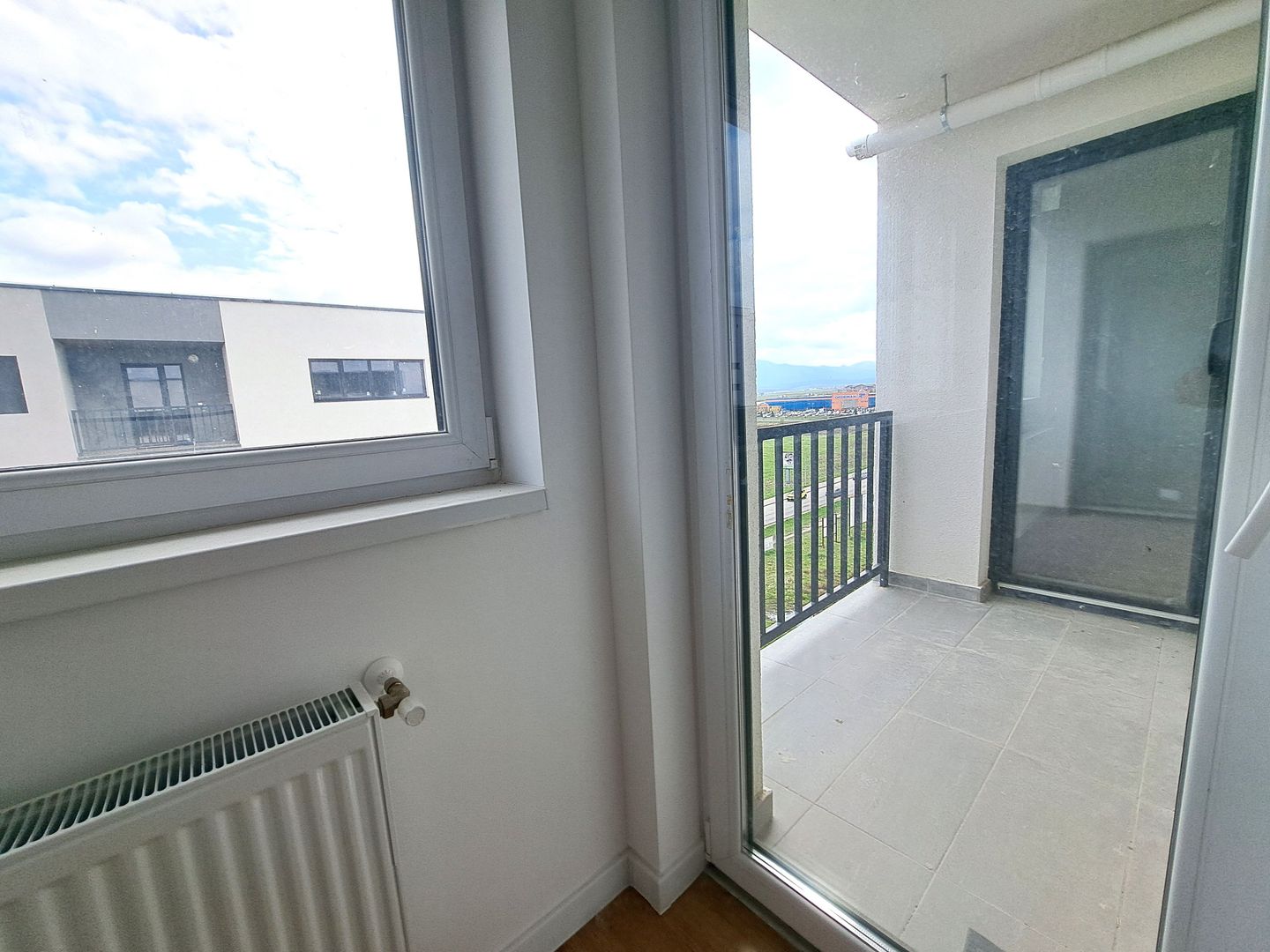 Apartament 4 camere, 2 bai - spatiu si confort - Poză 8
