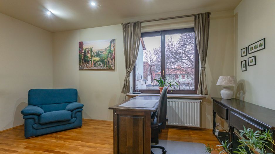 Casă individuală cu 7 camere lângă AFI Mall, ideală pentru birouri sau locuință - Poză 9