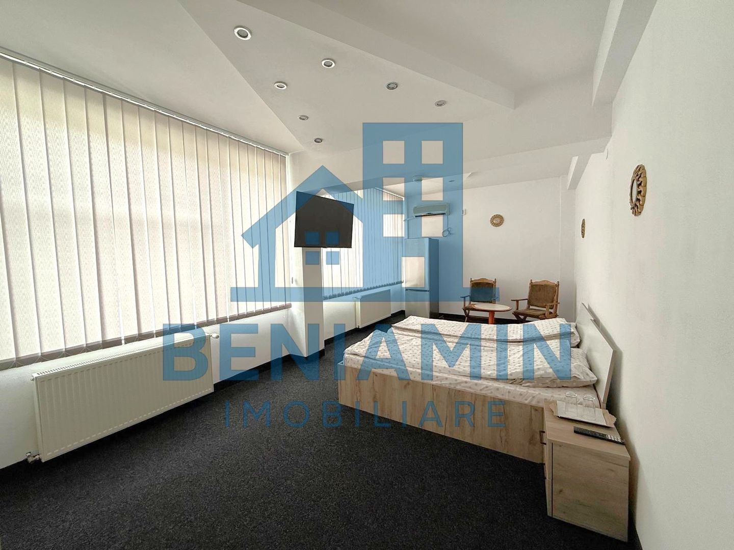 22 camere cu grup sanitar propriu-Sala conferinte-Central-Business - Poză 6