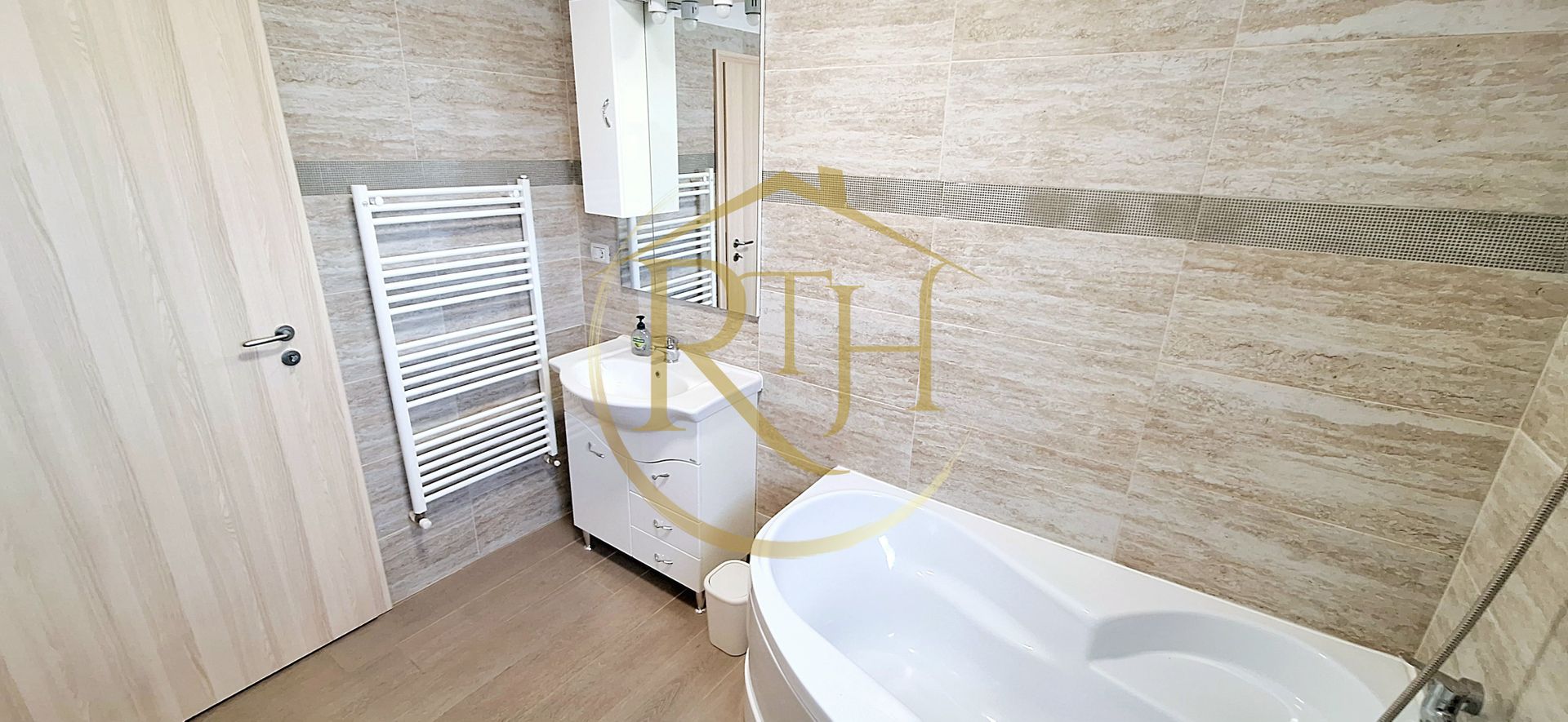 Oferim spre inchiriere casa cu 4 camere,Nemobilata in Dumbravita,aproape de Lidl - Poză 19