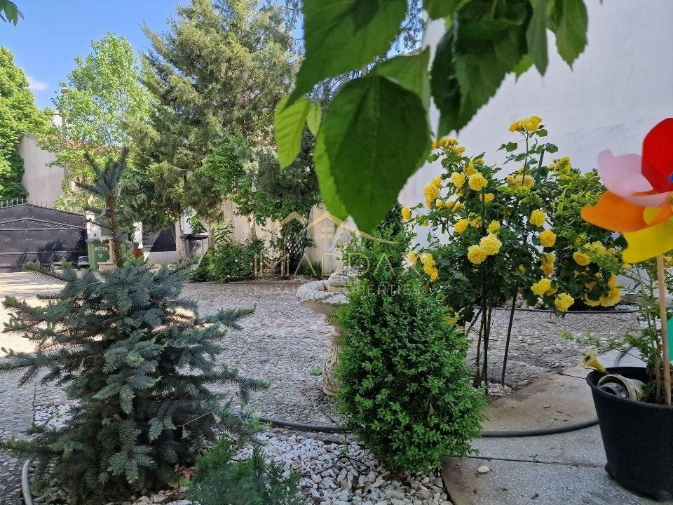 P+M (1000mp), curte (1750mp), 70 incaperi, 35 camere Unirii, multiple destinatii - Poză 8