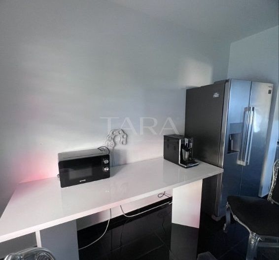 Casă / Vilă cu 4 camere de vanzare in Floresti, zona Eroilor - Poză 3