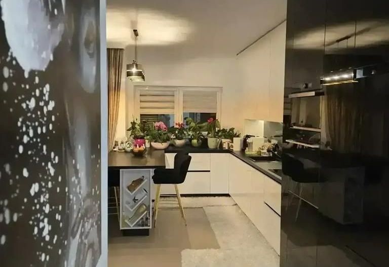 Apartament 3 camere  Dumbravita  etaj 1 - Poză 4